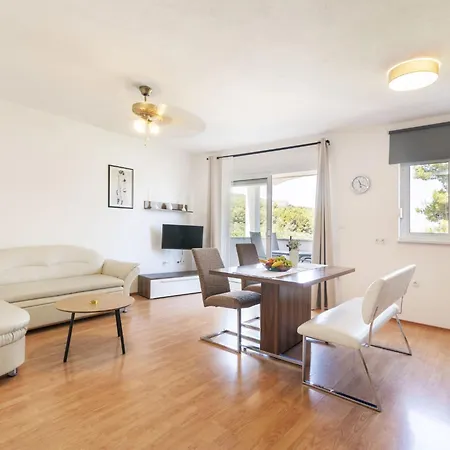 Apartment Anda-1 By Interhome